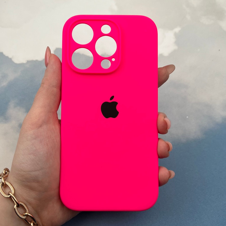 قاب گوشی iPhone 15 Pro آیفون سیلیکونی پاک کنی اورجینال داخل پارچه ای محافظ لنز دار رنگ سرخابی