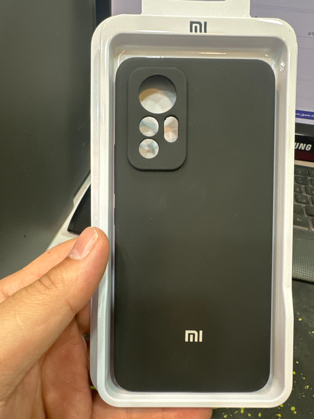 کاور بادیگارد مدل سیلیکونی مناسب برای گوشی موبایل شیائومی Mi 12 Lite