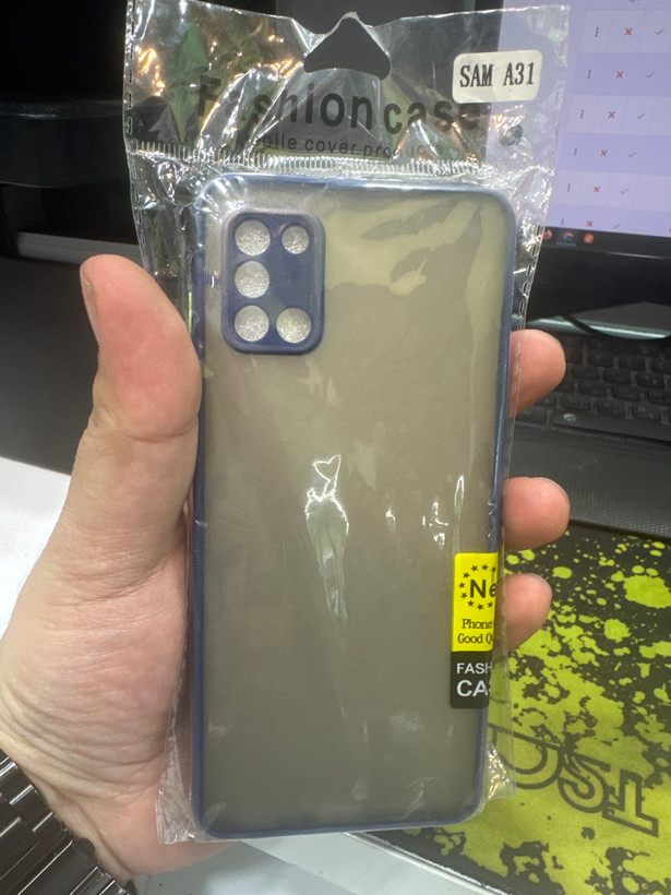 کاور گلدن گارد مدل هیبریدی پشت مات کد مناسب برای گوشی موبایل سامسونگ Galaxy A31 به همراه محافظ صفحه نمایش سرامیک مات