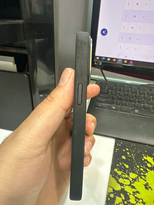 قاب/کاور مدل مگ سیف مناسب برای گوشی موبایل اپل iphone 13 pro پشت مات دکمه و لنز فلزی