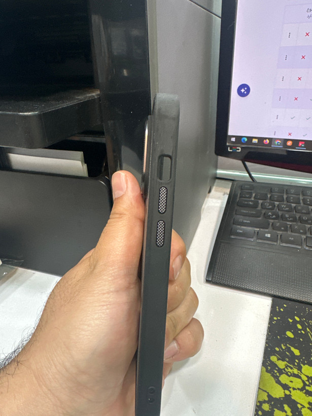 قاب/کاور مدل مگ سیف مناسب برای گوشی موبایل اپل iphone 13 pro پشت مات دکمه و لنز فلزی