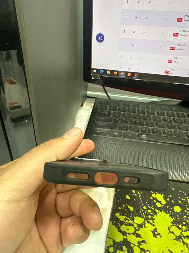 قاب/کاور مدل مگ سیف مناسب برای گوشی موبایل اپل iphone 13 pro پشت مات دکمه و لنز فلزی