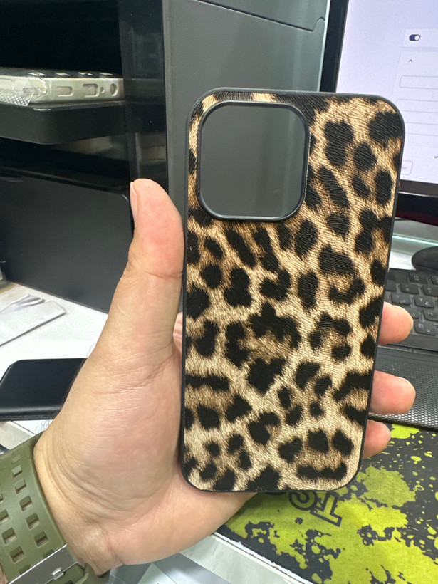 قاب کاور گوشی آیفون 16 پرو مکس / iphone 16 pro max مدل طرح دار پلنگی