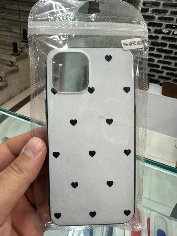 قاب گوشی Iphone 12 Pro Max فانتزی برجسته طرح قلب کلاسیک مشکی