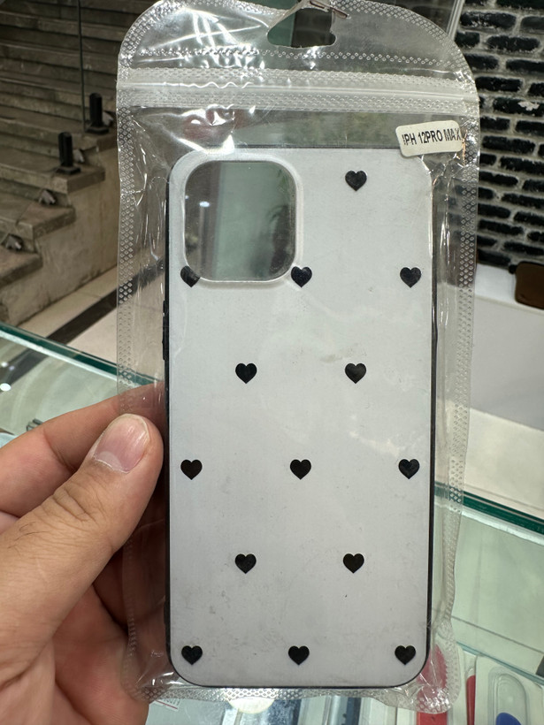 قاب گوشی Iphone 12 Pro Max فانتزی برجسته طرح قلب کلاسیک مشکی