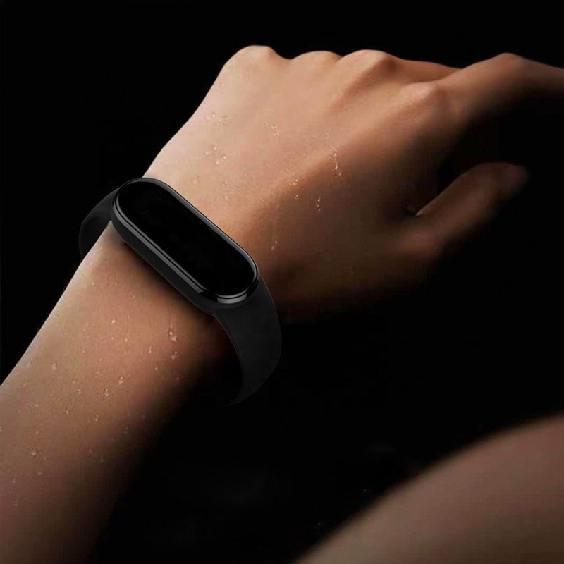 بند می بند  مناسب برای ساعت هوشمند شیائومی Mi band 3/4/ 5 / 6 / 7 رنگ مشکی جنس سیلیکون