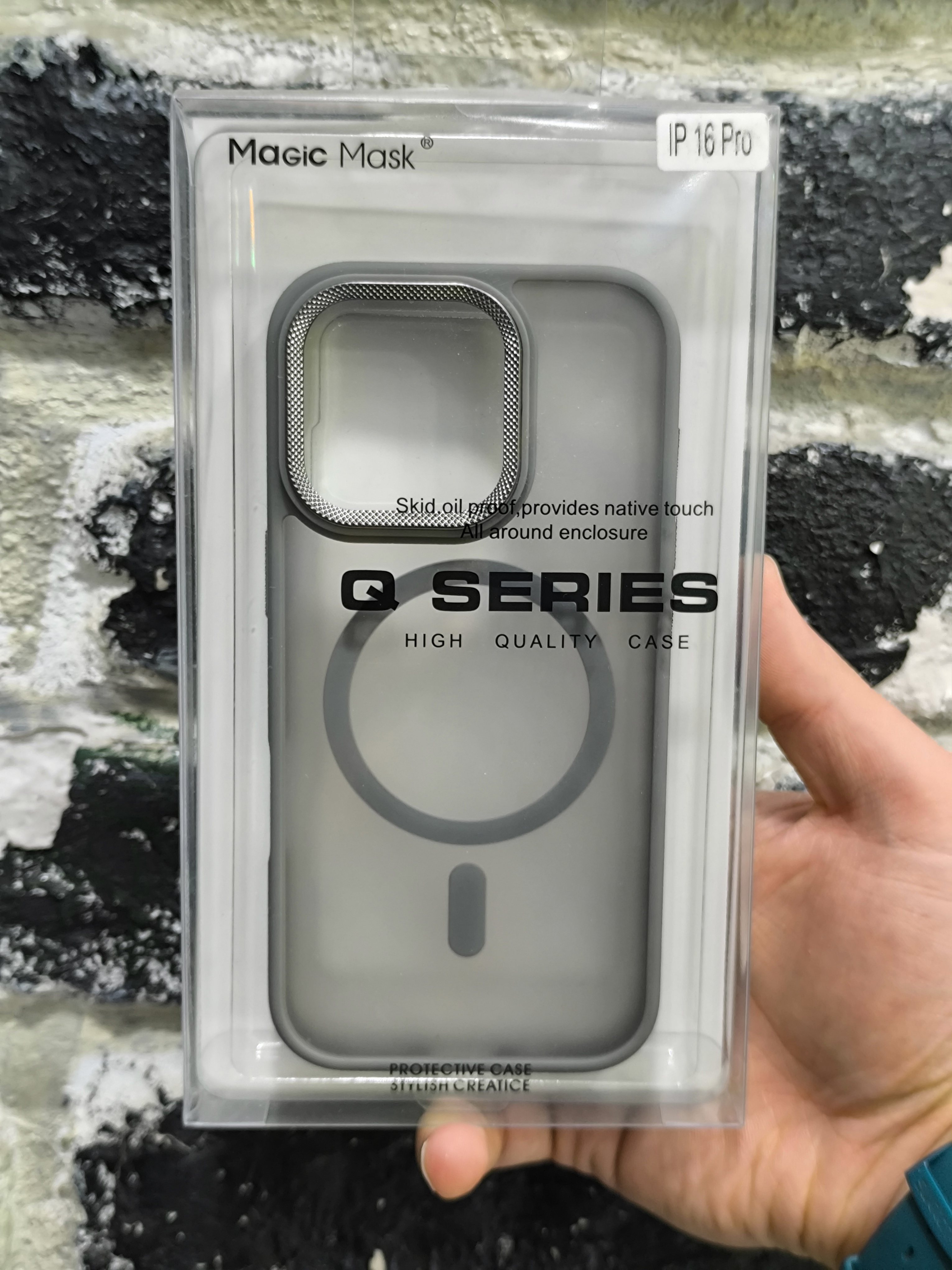 قاب کاور گوشی آیفون 16 پرو / iphone 16 pro مدل پشت مات سخت مگ سیف دار - Case