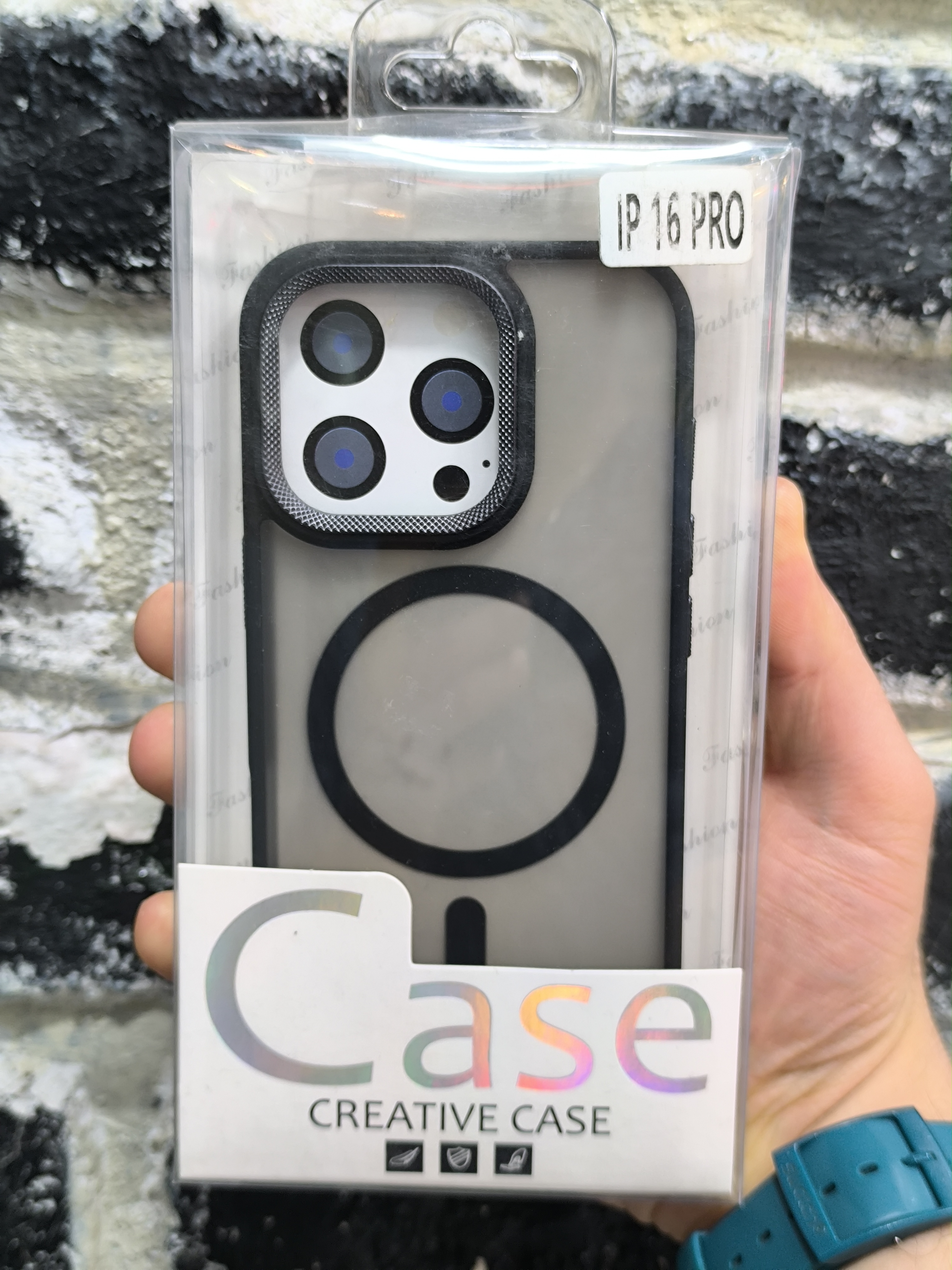 قاب کاور گوشی آیفون 16 پرو / iphone 16 pro مدل پشت مات سخت مگ سیف دار - Case